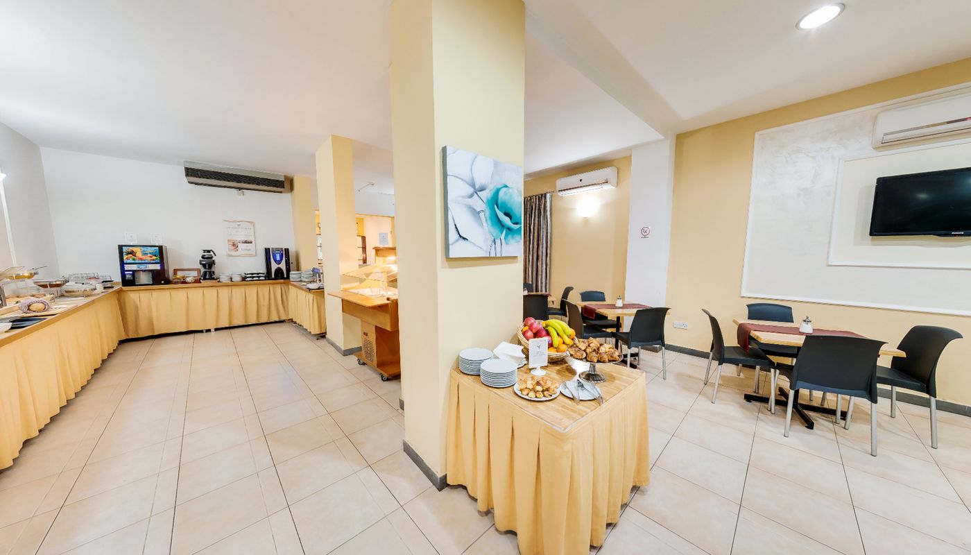 St-Julians-Bay-Hotel-Restaurant-41