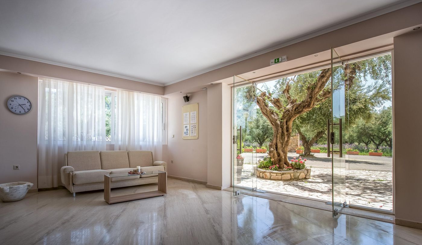 Varres-Hotel-Lobby-29