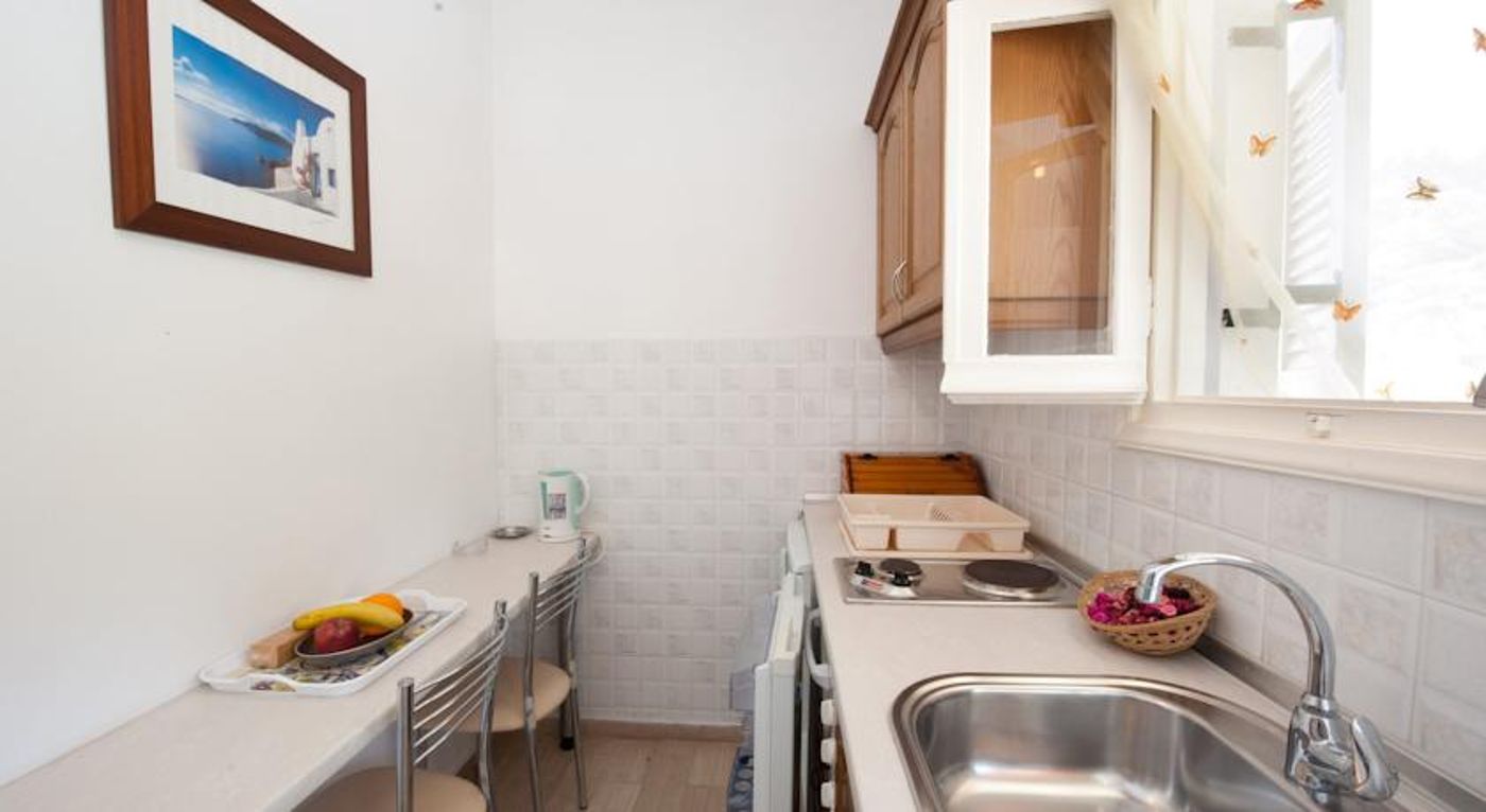 Marina Apartments & Studios