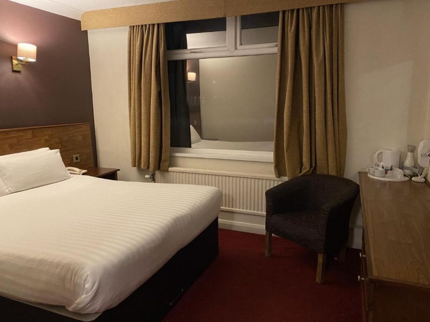 The Greyhound Hotel-United Kingdom-LEIGH-Room-9