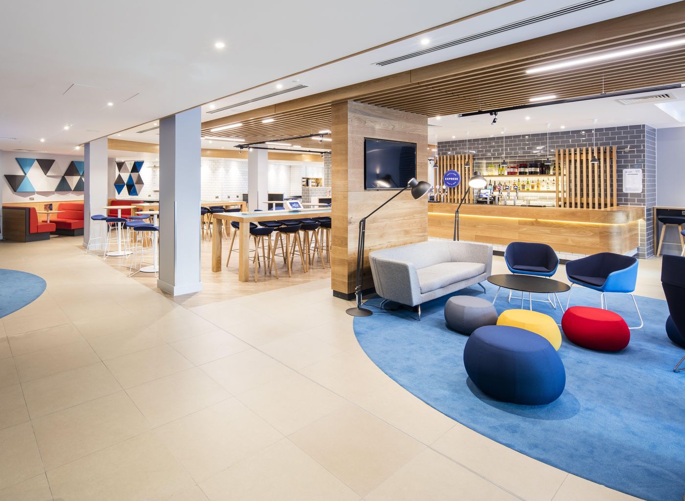 Holiday-Inn-Express-Dublin-City-Centre-General-view-3