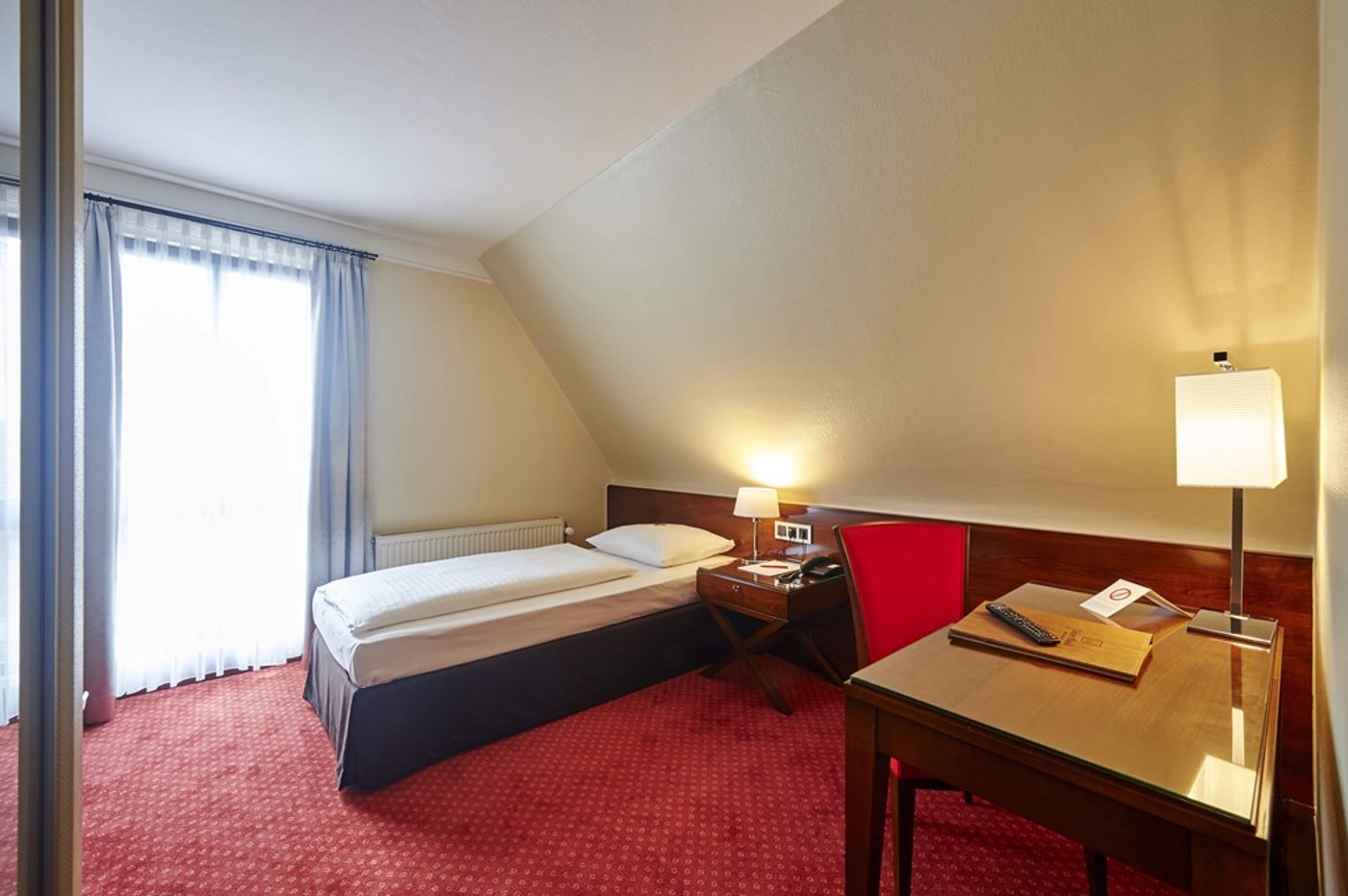 TOP Hotel Duerer-Germany-NURENBERG-General view-9