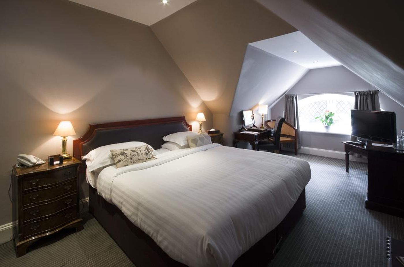 Chateau-La-Chaire-Room-8