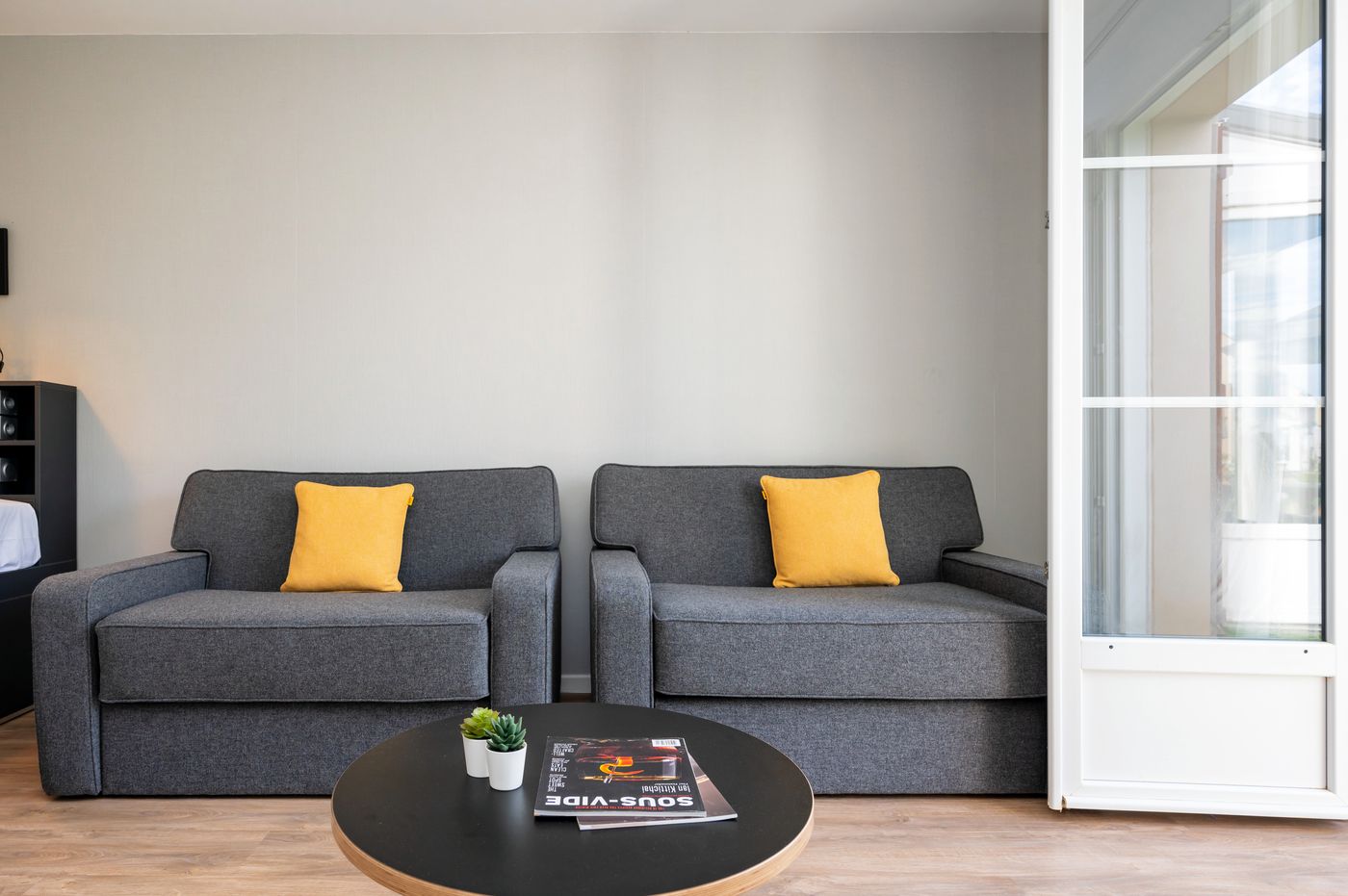 Staycity-Aparthotels-near-Disneyland---Paris-General-view-49