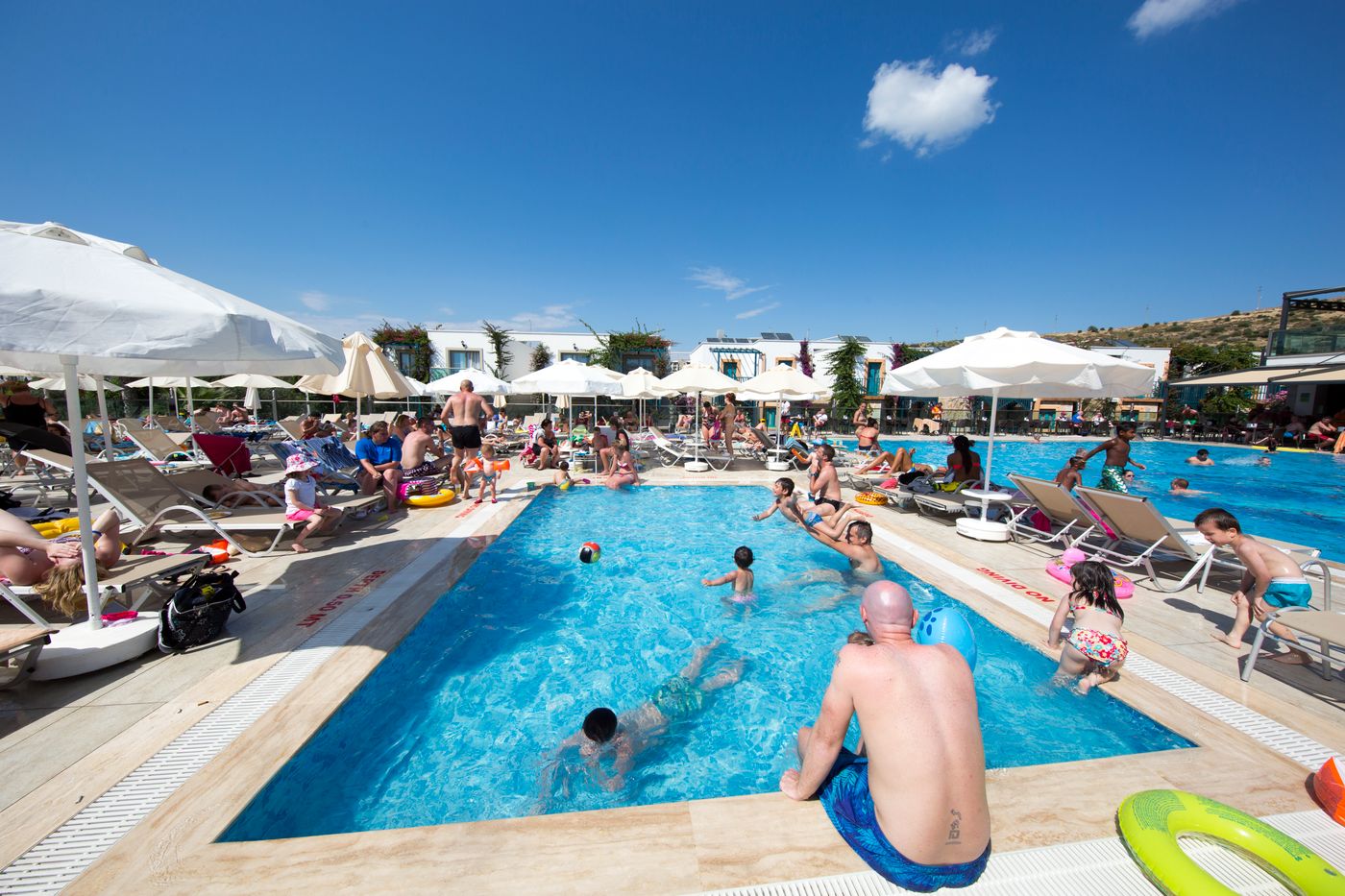 Jasmin-Beach-Hotel-Pool-13