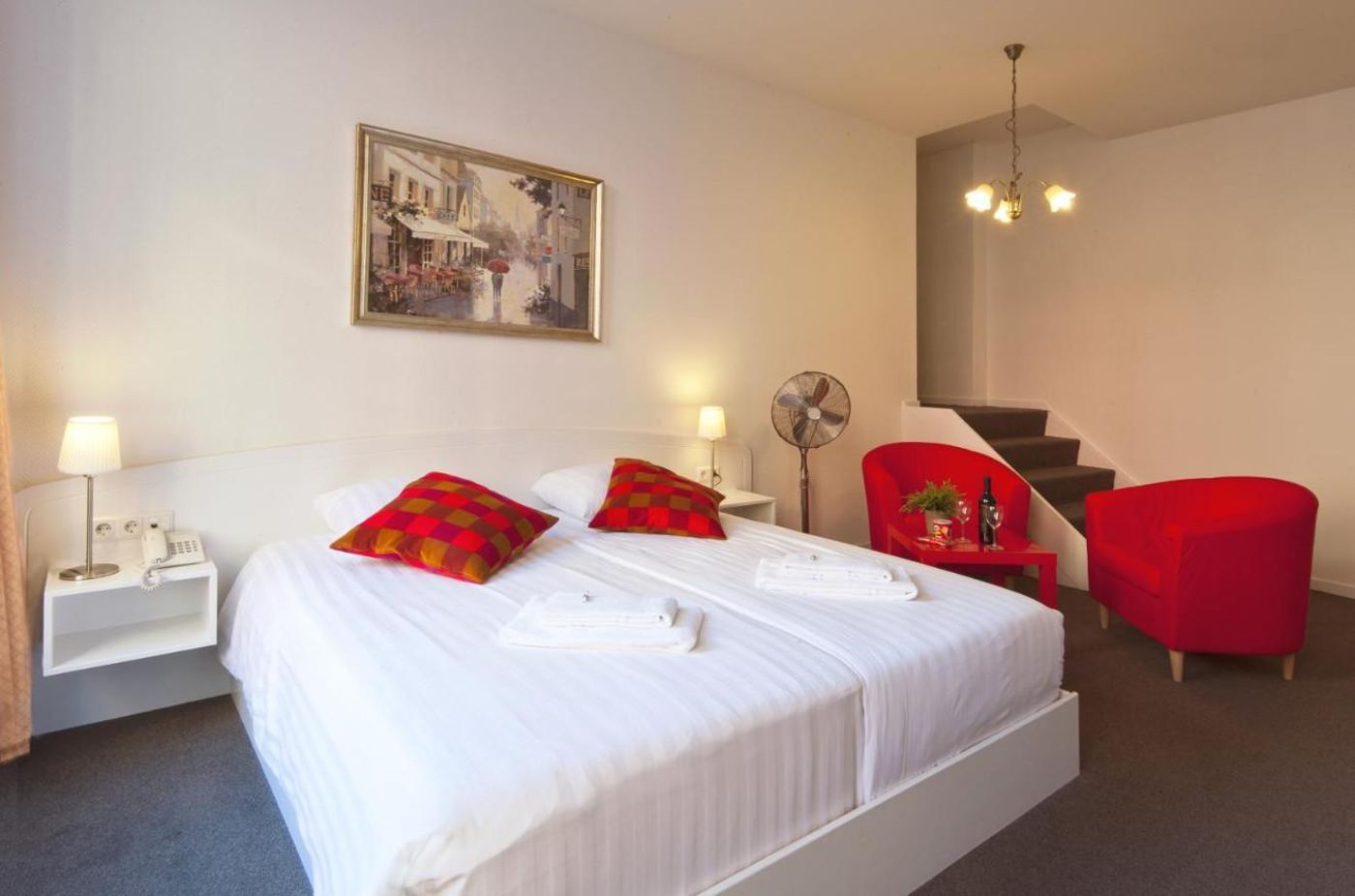 Ambassador-City-Centre-Hotel-Room-16