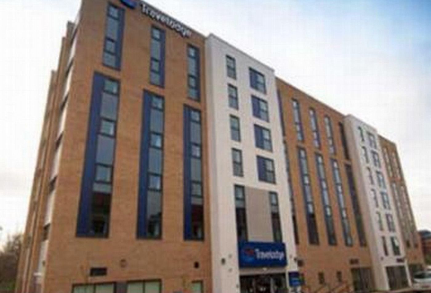 Travelodge Manchester Salford Quays-United Kingdom-MANCHESTER-General view-1