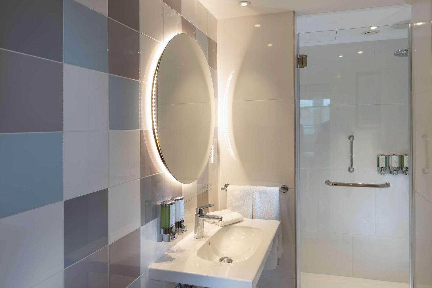 Hampton-By-Hilton-Budapest-City-Centre-Room-30