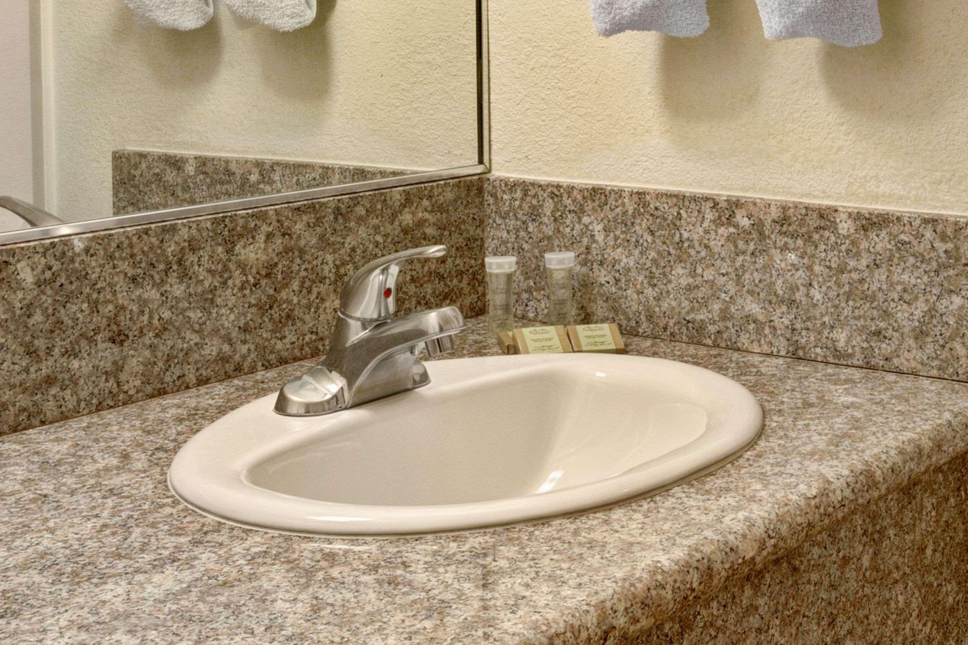 Super 8 by Wyndham Las Vegas North Strip/Fremont-United States-LAS VEGAS-Room-4