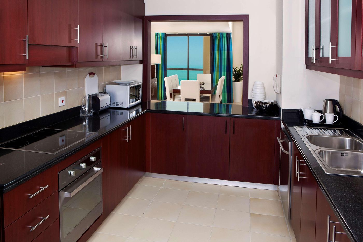 Hilton-Dubai-The-Walk-Room-42