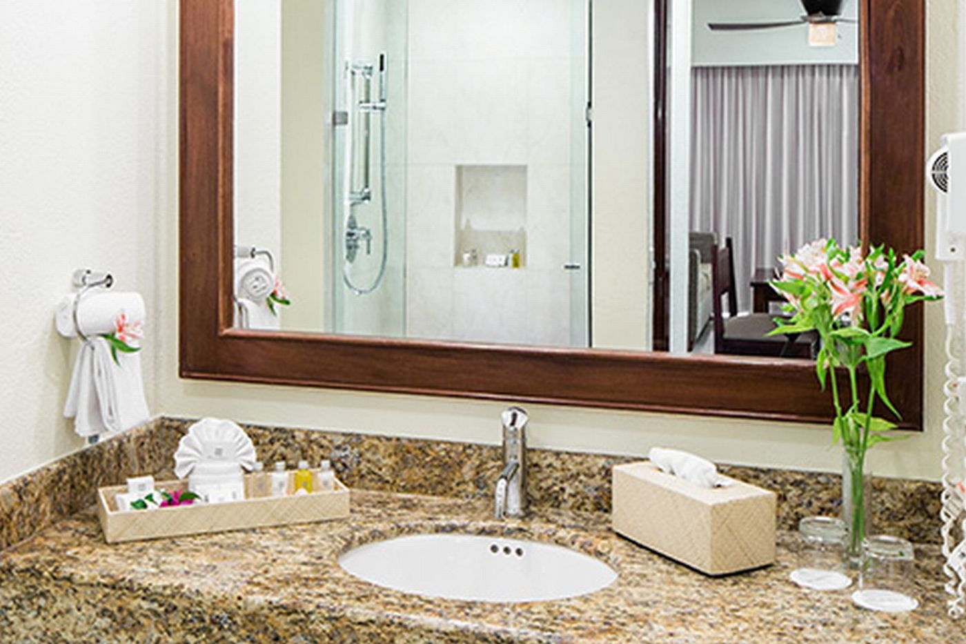 Bluebay-Grand-Esmeralda-Room-38