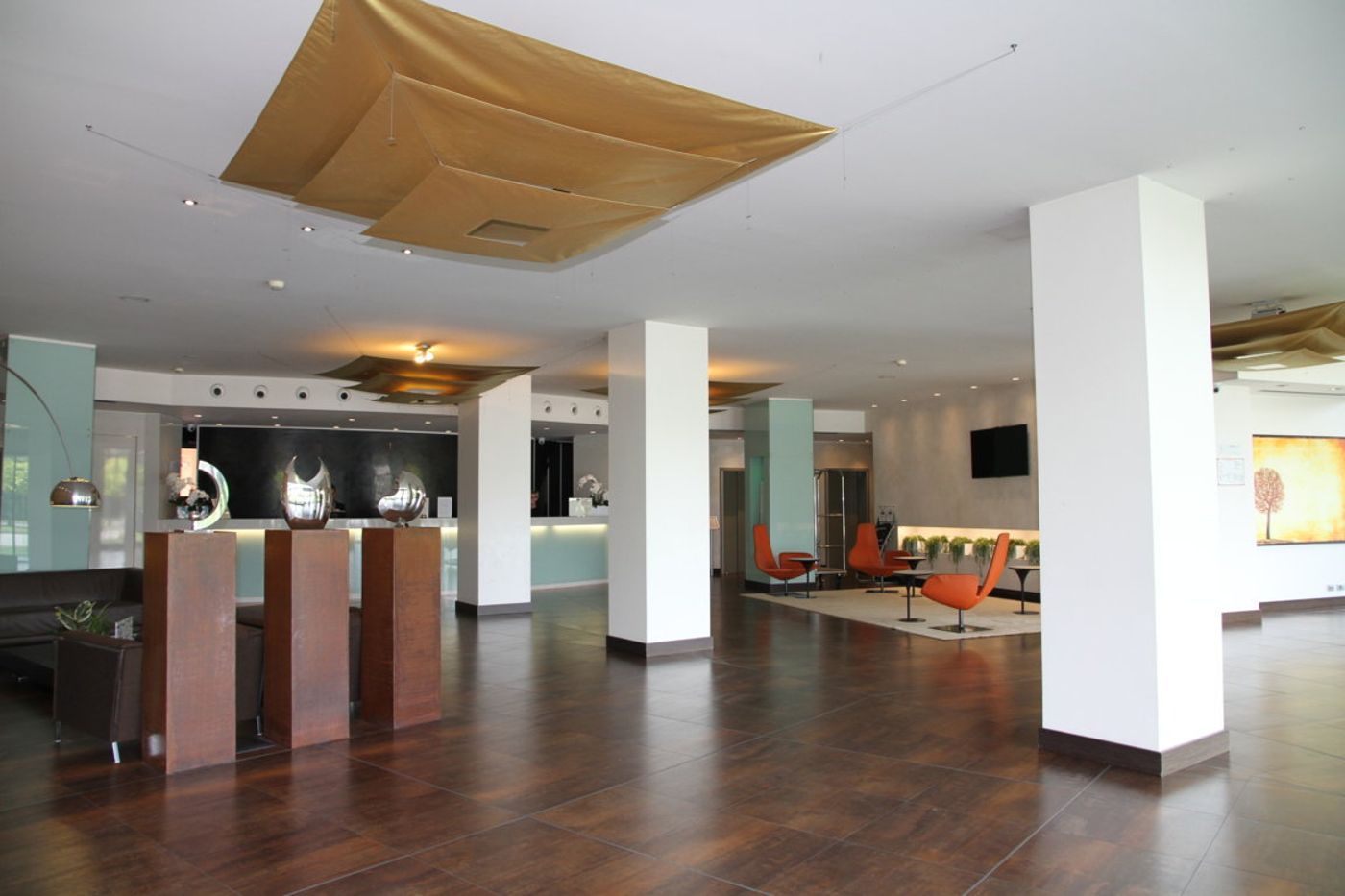 Cruise-Italy-MONTANO LUCINO-General view-2