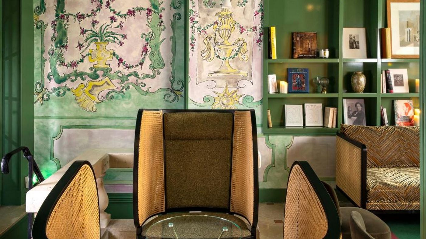 Hotel-Des-Deux-Iles---Notre-Dame-Lobby-2