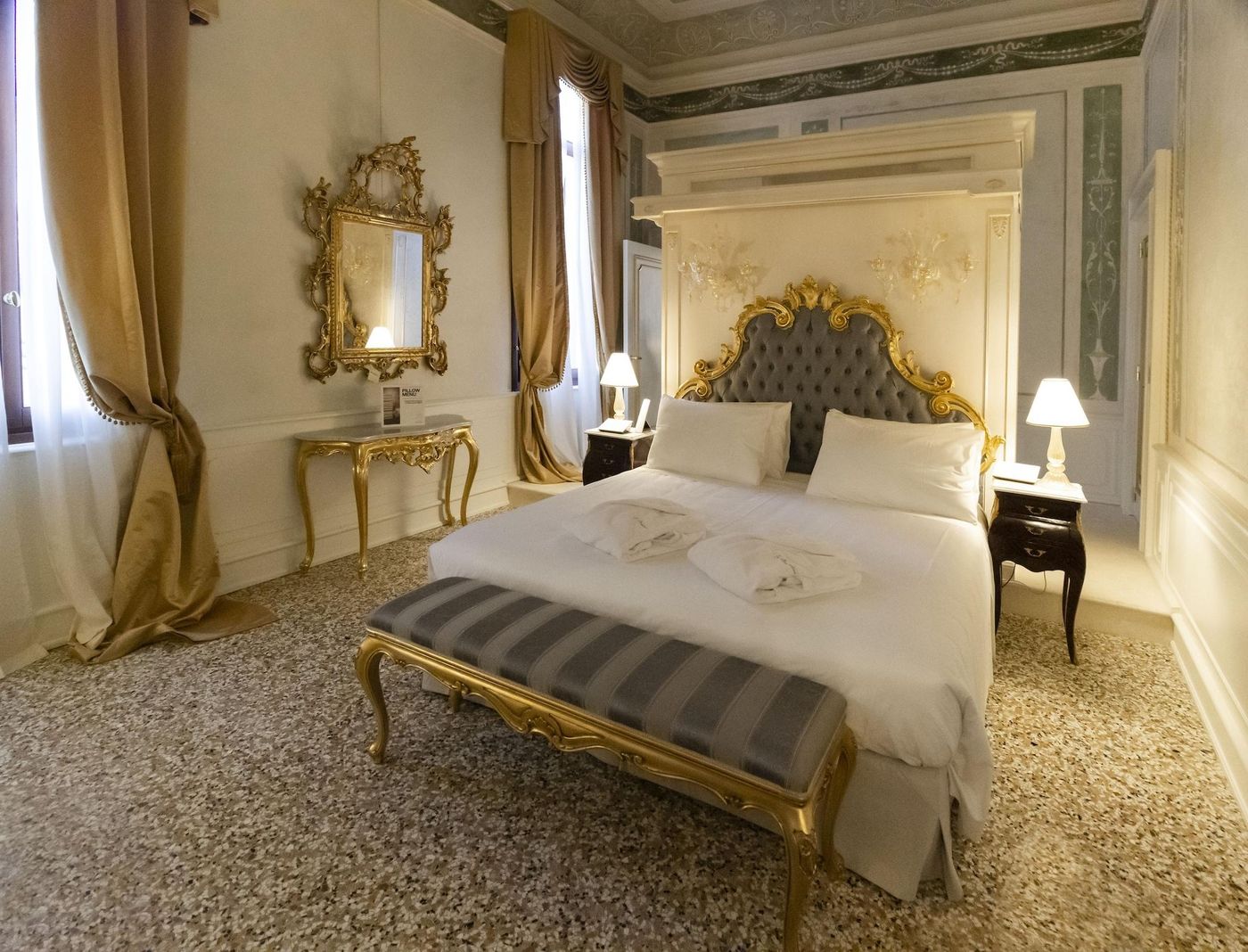 Ca-Bonfadini-Historic-Experience-Room-25