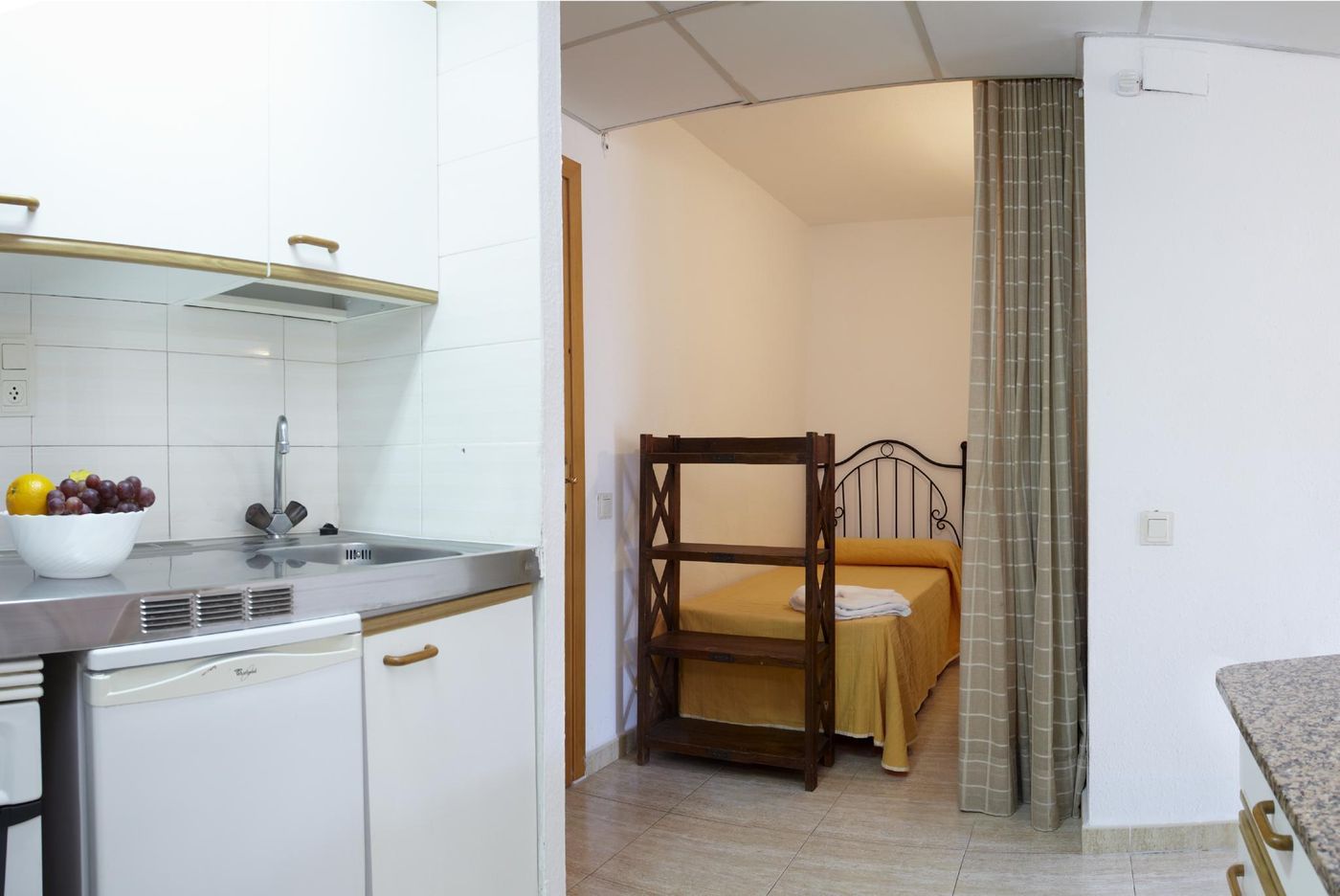 Catalonia-Gardens-Room-8