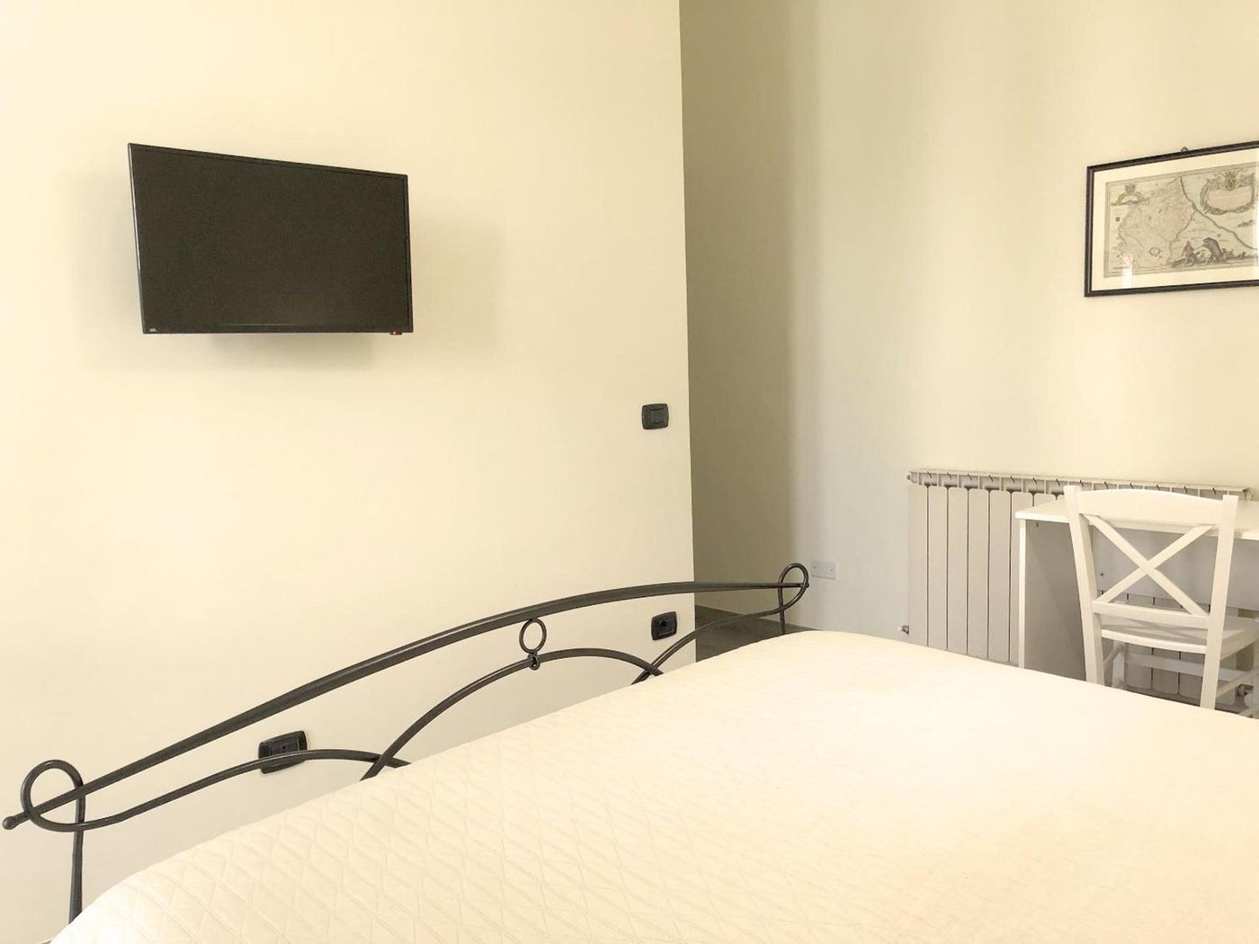 C-era-Un-Lago-Room-26