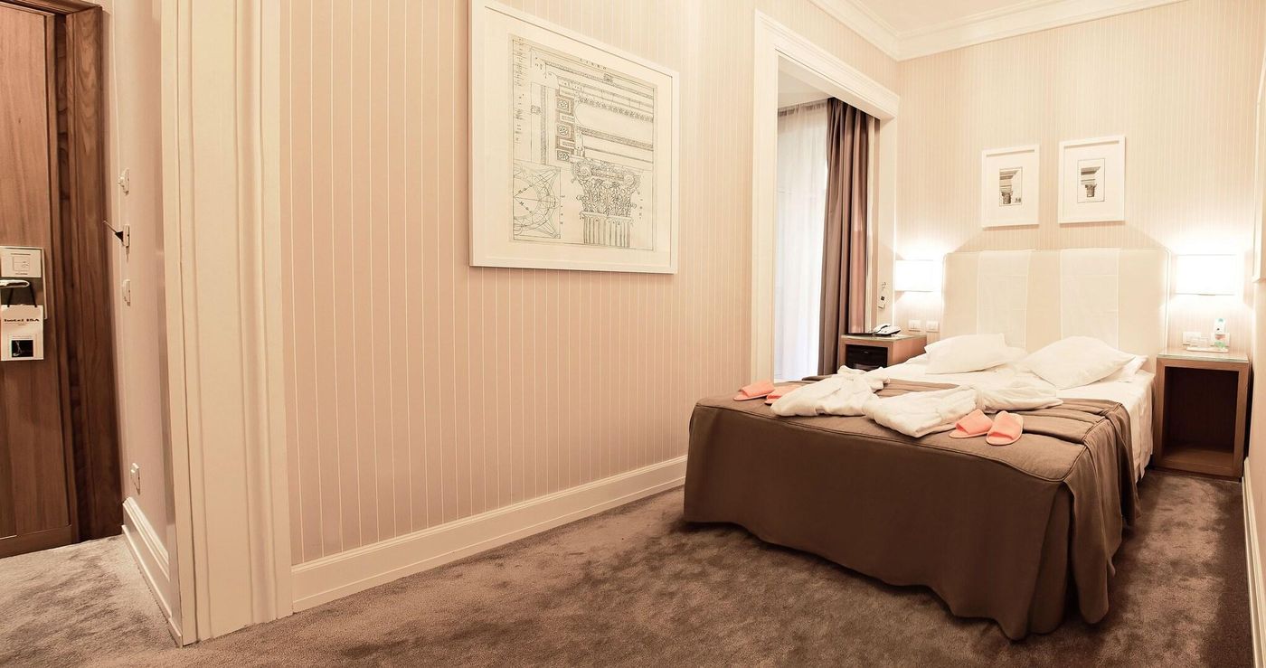 Isa-Hotel-Room-22