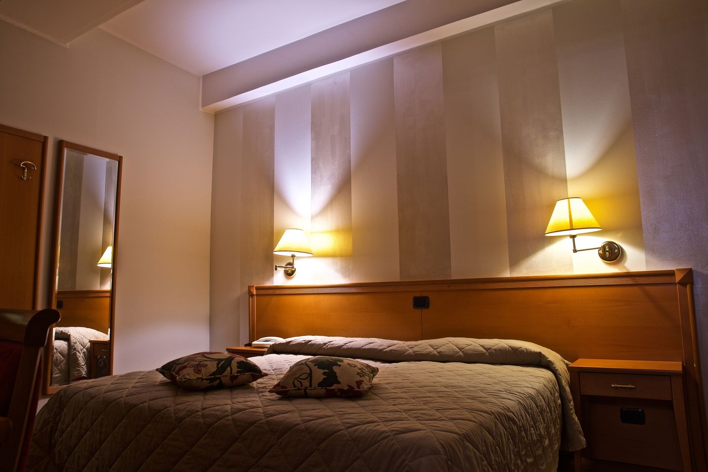 Hotel-La-Luna-Room-36