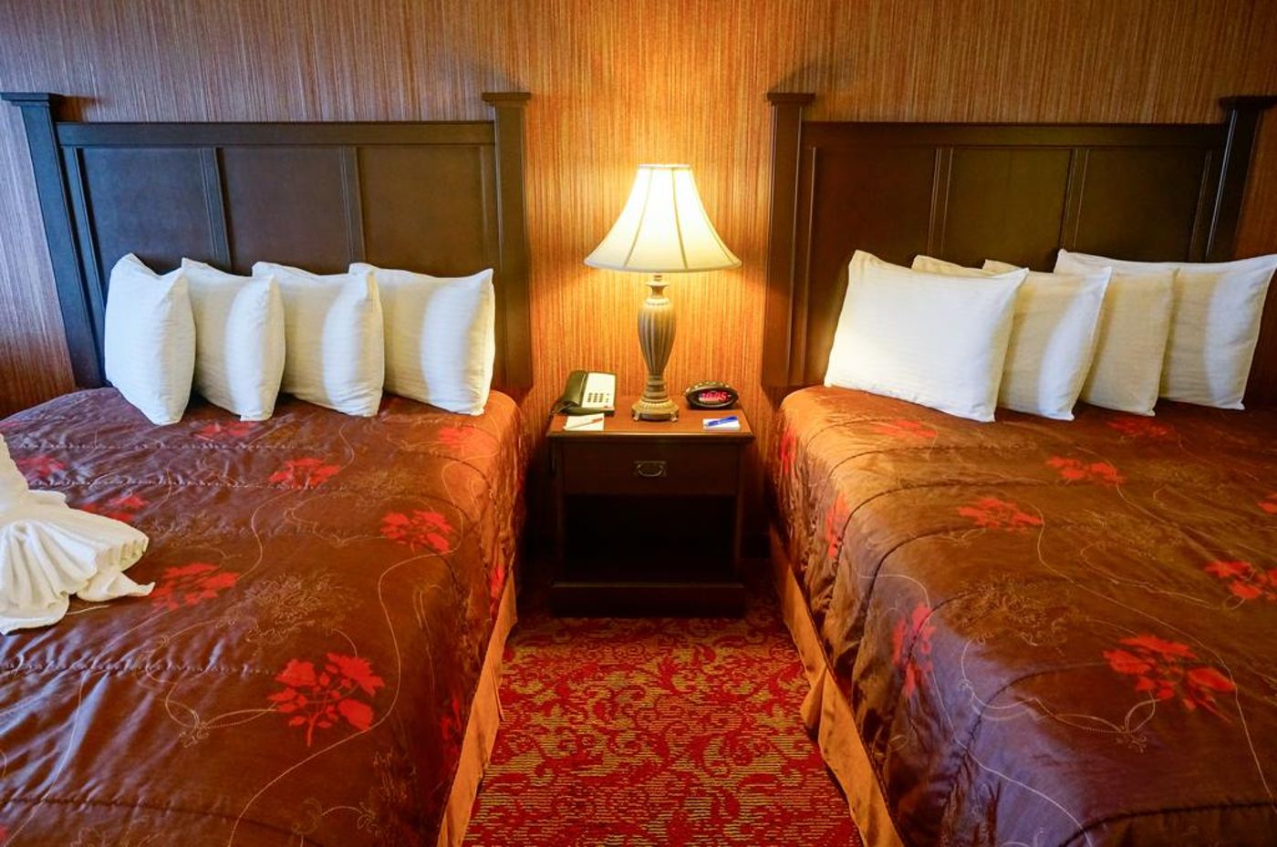 Castle Inn and Suites