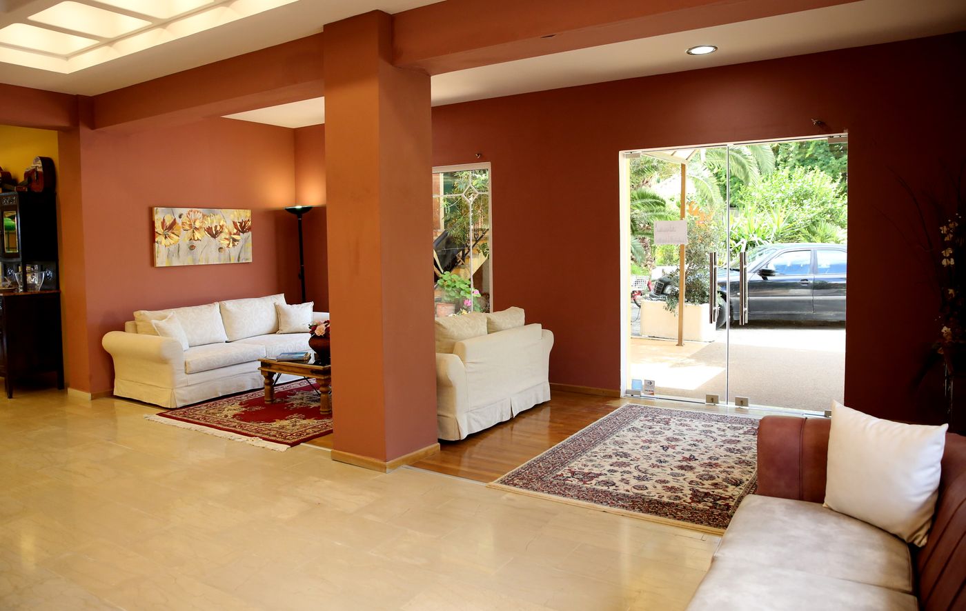 Hotel-Sunrise-Inn-Lobby-70