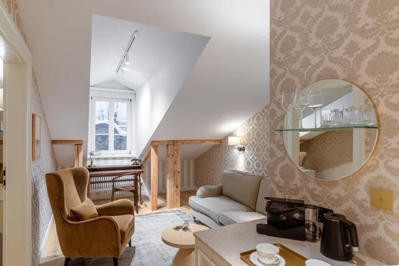 Hotel-Unicus-Palace-Old-Town---Destigo-Hotels-Room-52