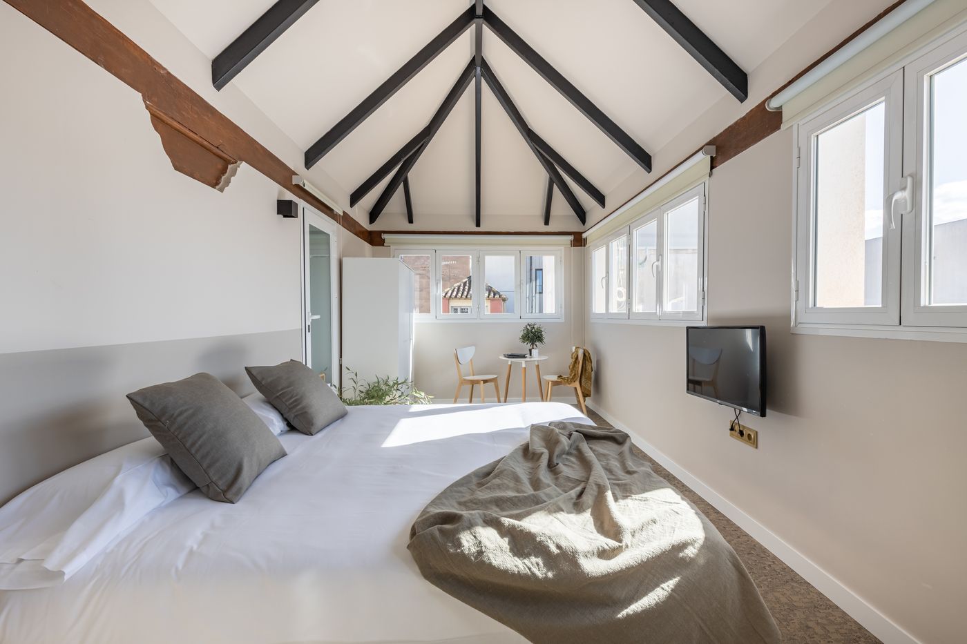 Libere-Malaga-Teatro-Romano-Room-2