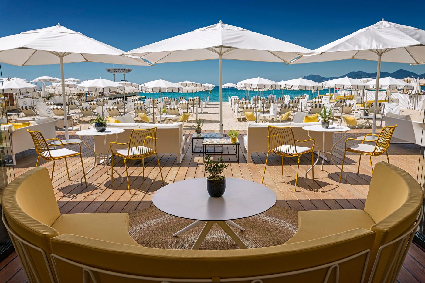 Regent-Carlton-Cannes-Beach-21