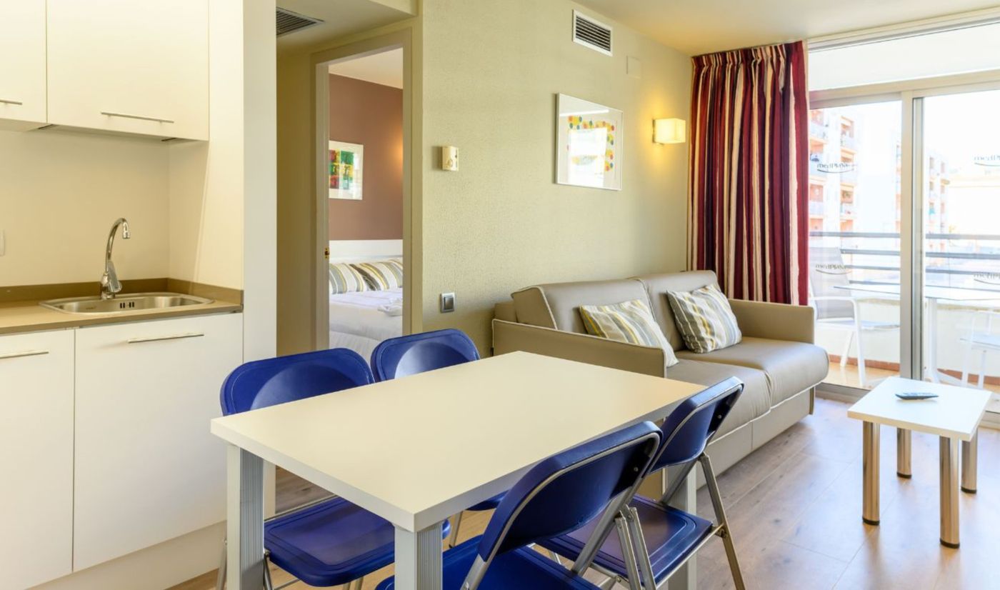 MedPlaya-Esmeraldas-Aparthotel-Room-9