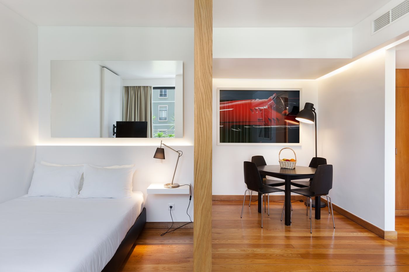 Hello-Lisbon-Marques-de-Pombal-Room-40