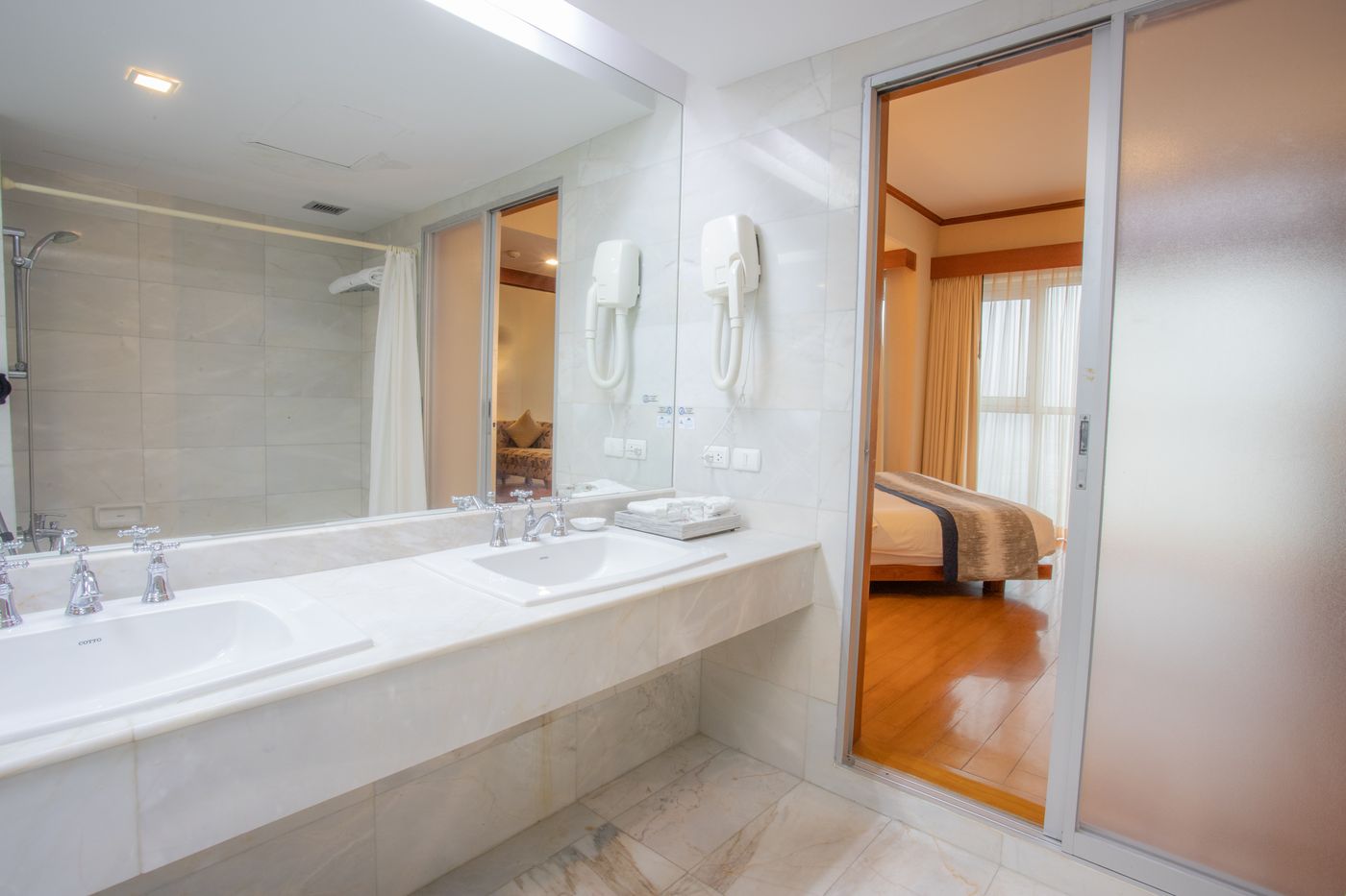 Royal-Paradise-Room-41