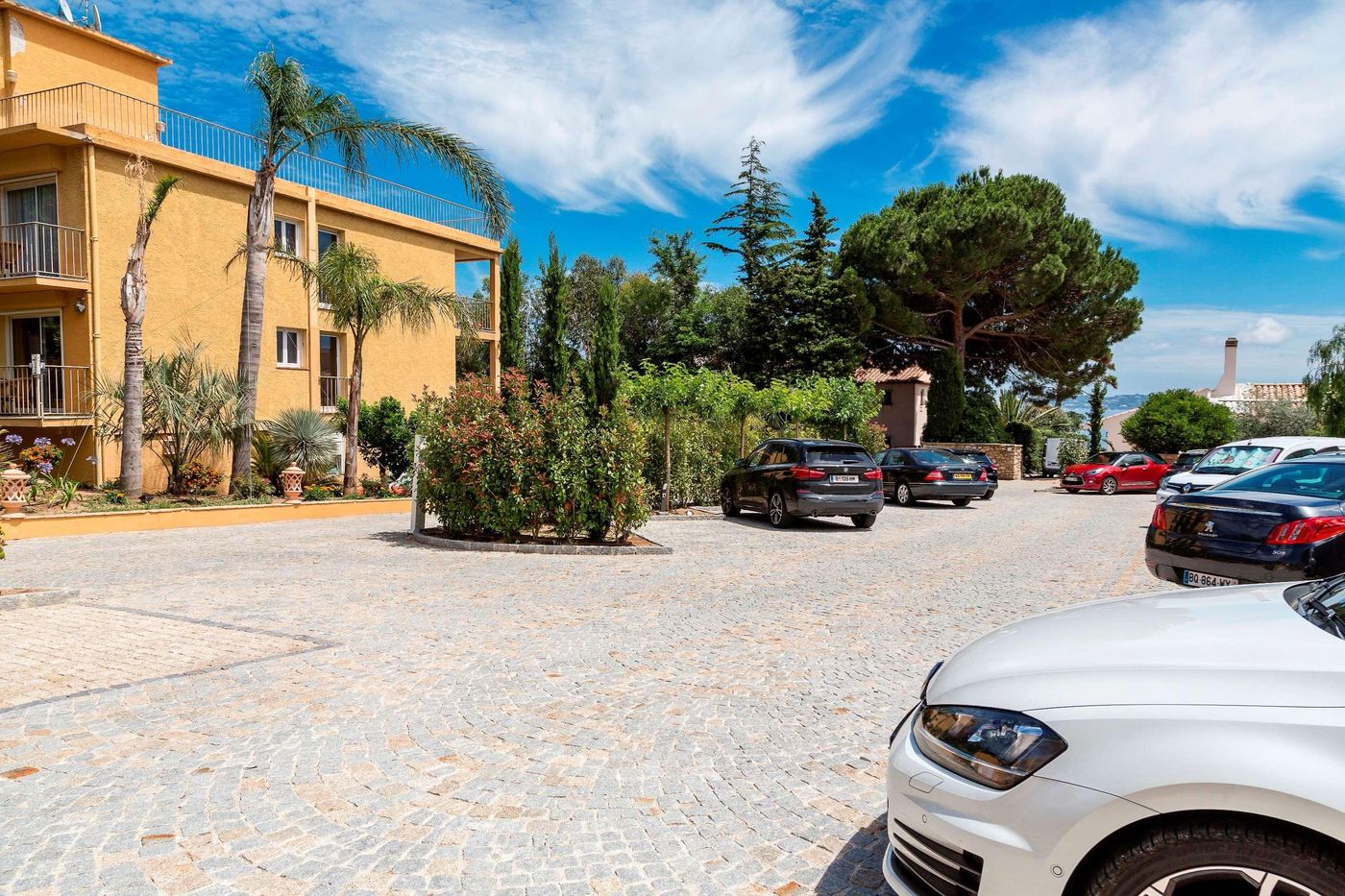 Best-Western-Premier-Montfleuri-General-view-9