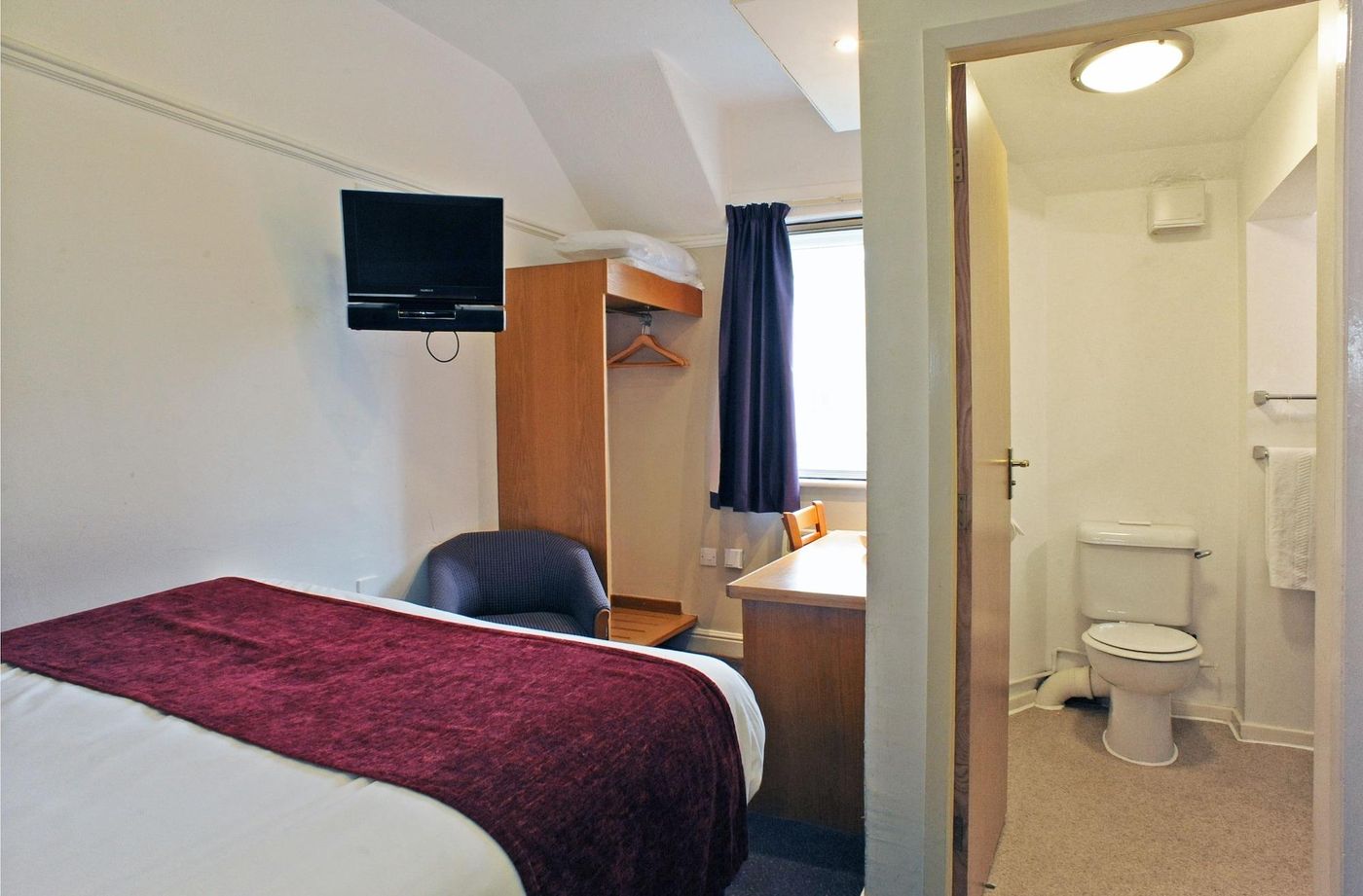 De Trafford Hotel By Greene King Inns-United Kingdom-ALDERLEY EDGE-Room-8