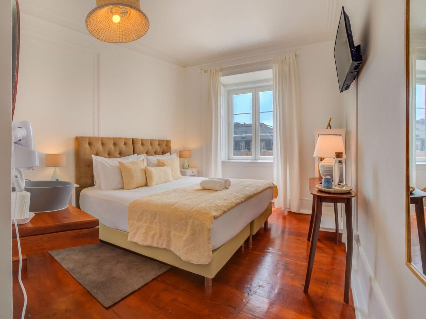 Solar-Dos-Poetas-Room-19