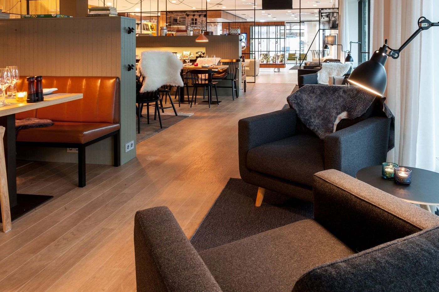 Courtyard-By-Marriott-Amsterdam-Arena-Restaurant-13