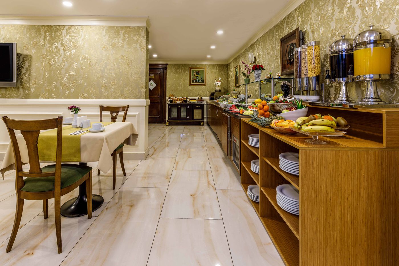 Golden-Crown-Restaurant-40