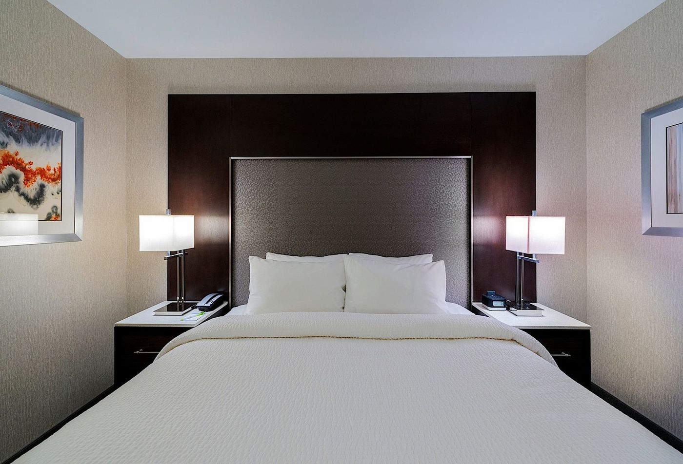 Fairfield-Inn---Suites-Boston-Cambridge-Room-21