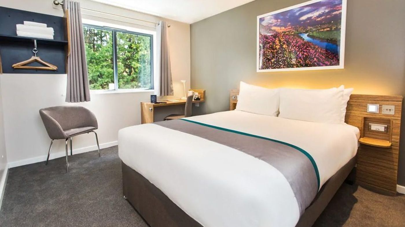 Travelodge-Plus-Dublin-City-Centre-Room-25