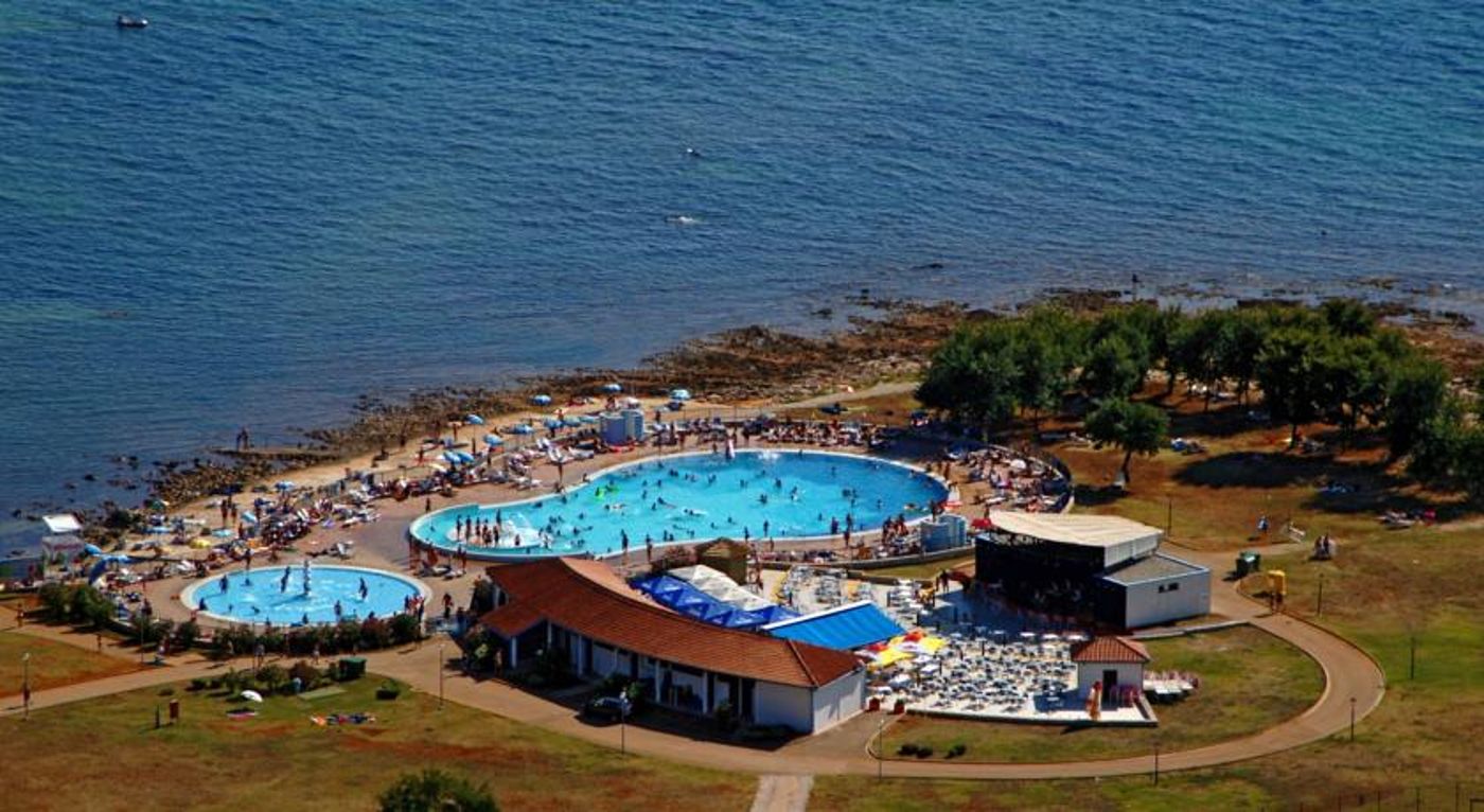 Polynesia Apartments