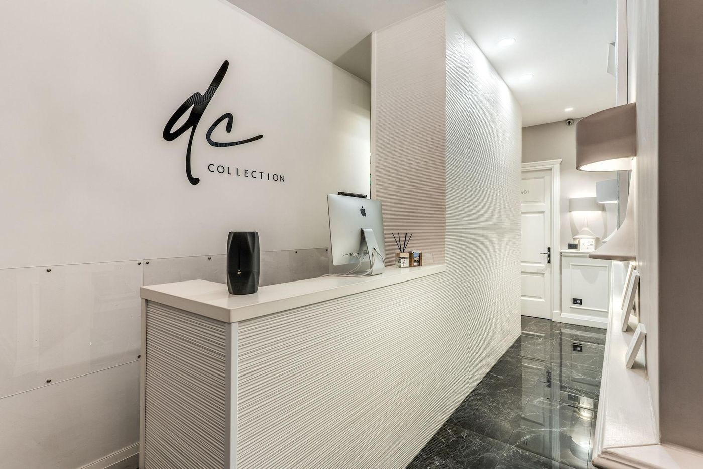 Rhea-Silvia-Luxury-Rooms-Spagna-Lobby-6