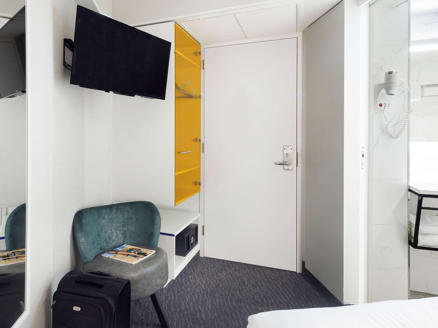 ibis-Styles-Amsterdam-Central-Station-Room-35