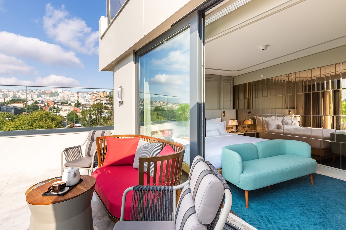 Stayso-The-House-Hotel-Room-3