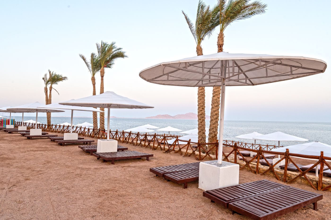 Invidia Coral Beach Tiran 28.10