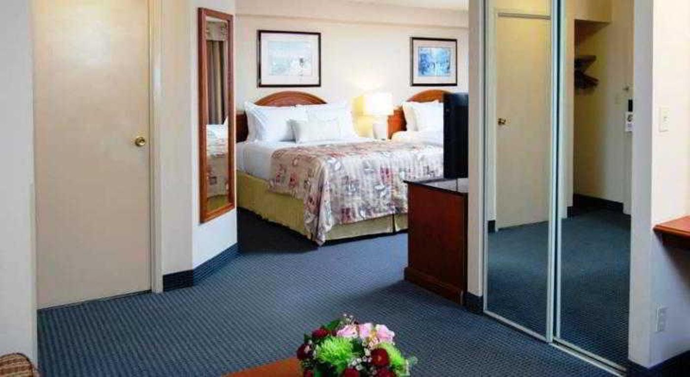 Sandman Signature Mississauga Hotel-Canada-MISSISSAUGA-General view-7