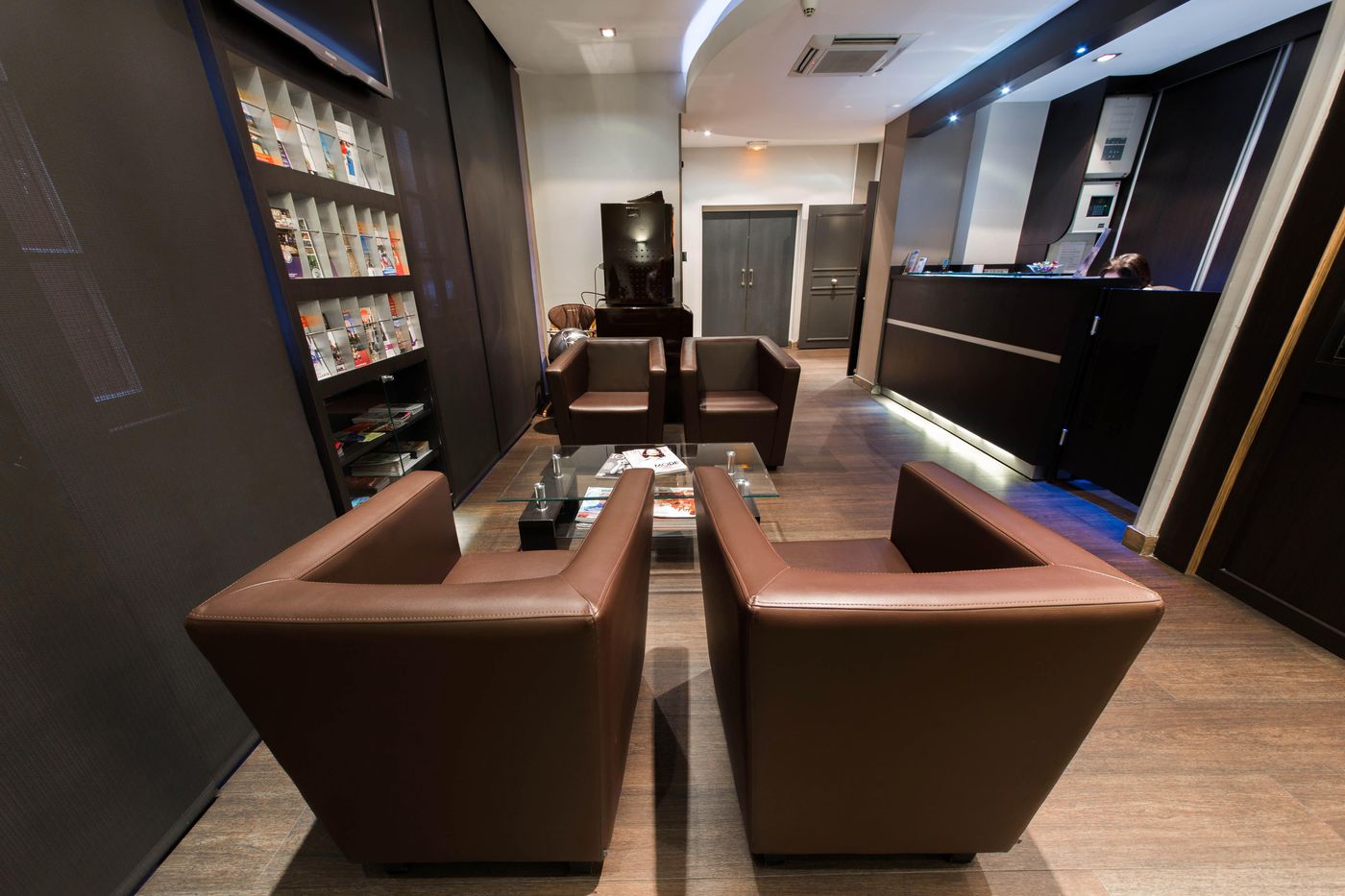 Victor-Masse-Lobby-6