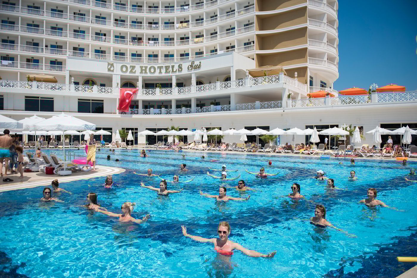 Oz-Hotels-Sui-Pool-8