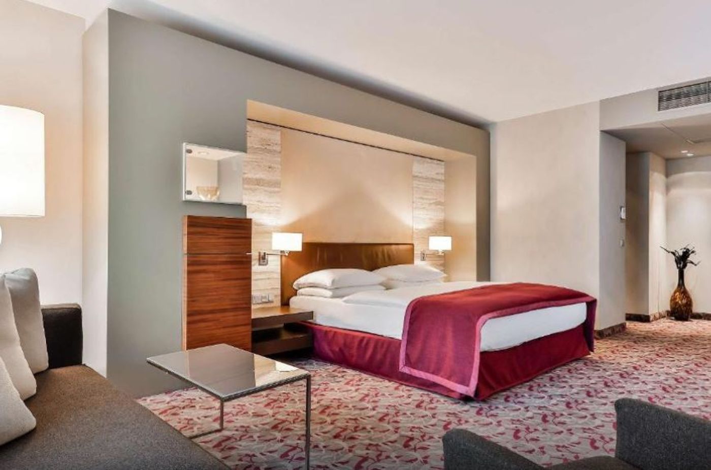 Dorint-Hotel-am-Heumarkt-Koln-Room-24