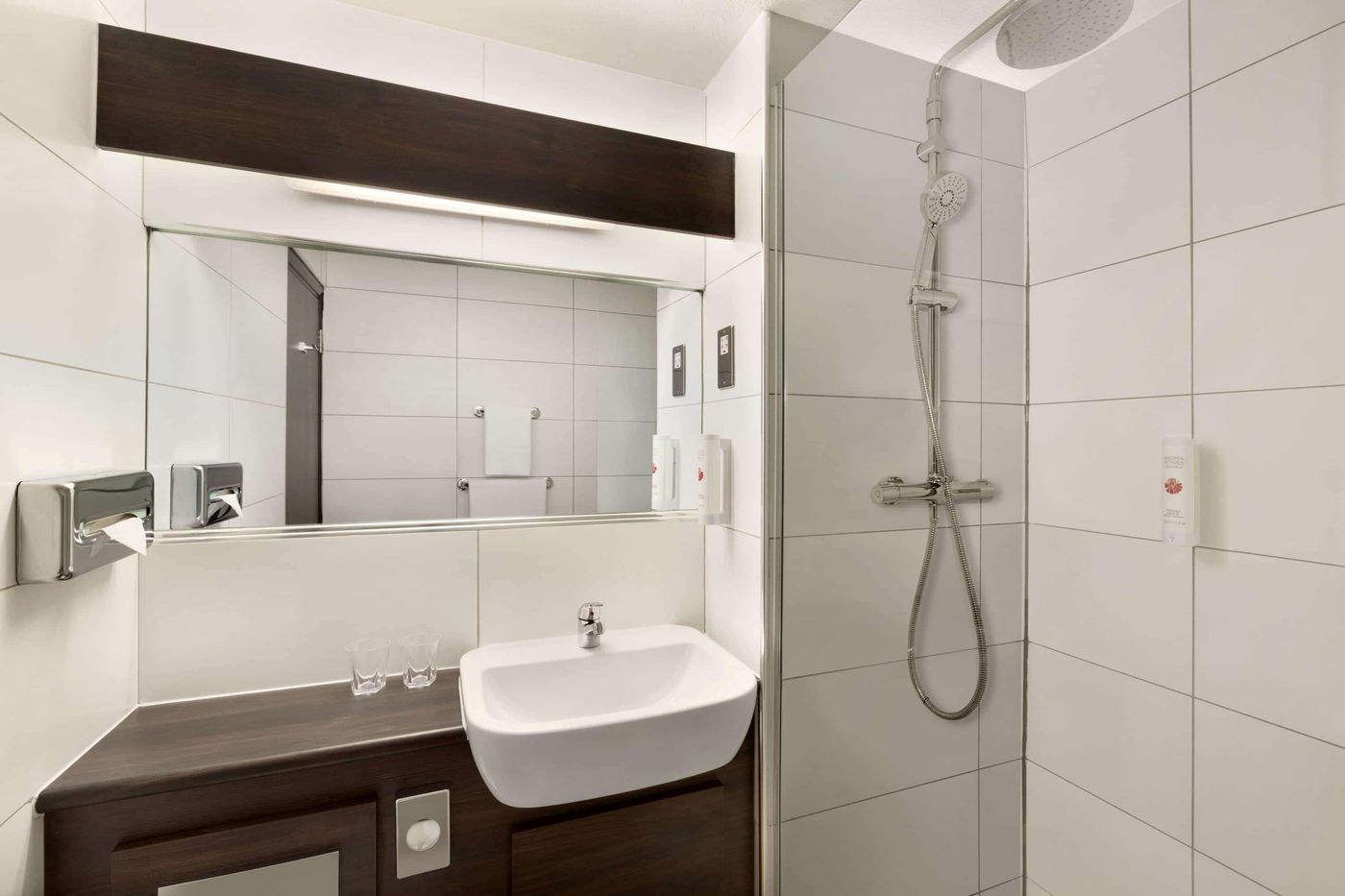 Ramada By Wyndham Bristol West-United Kingdom-Bristol-Room-9