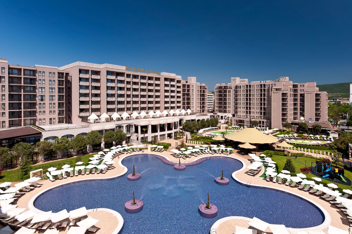 Barcelo-Royal-Beach-Pool-7