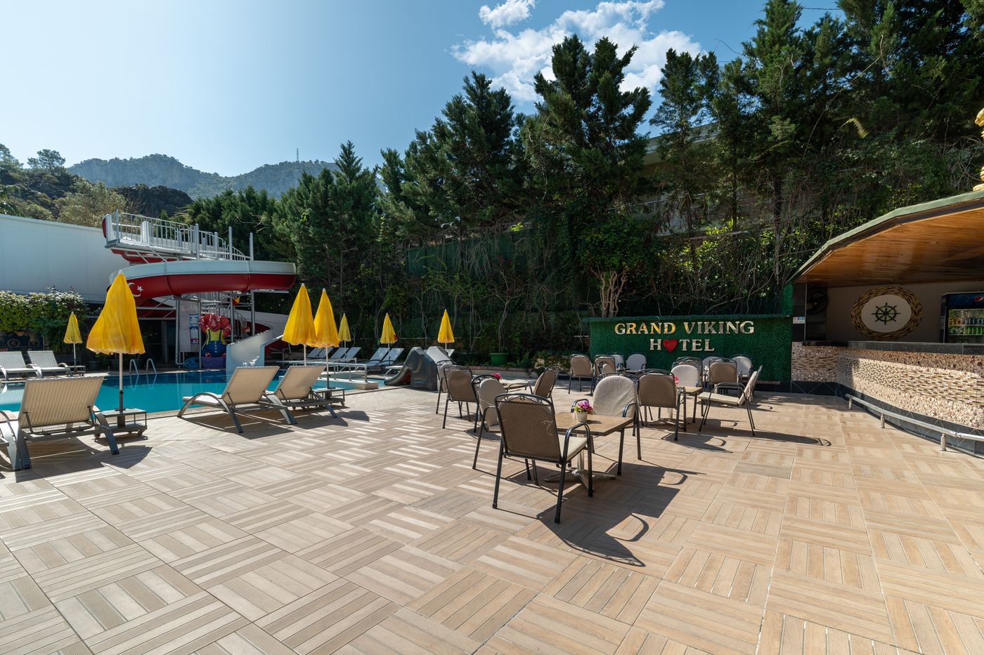 Grand-Vikin-Hotel-Pool-12