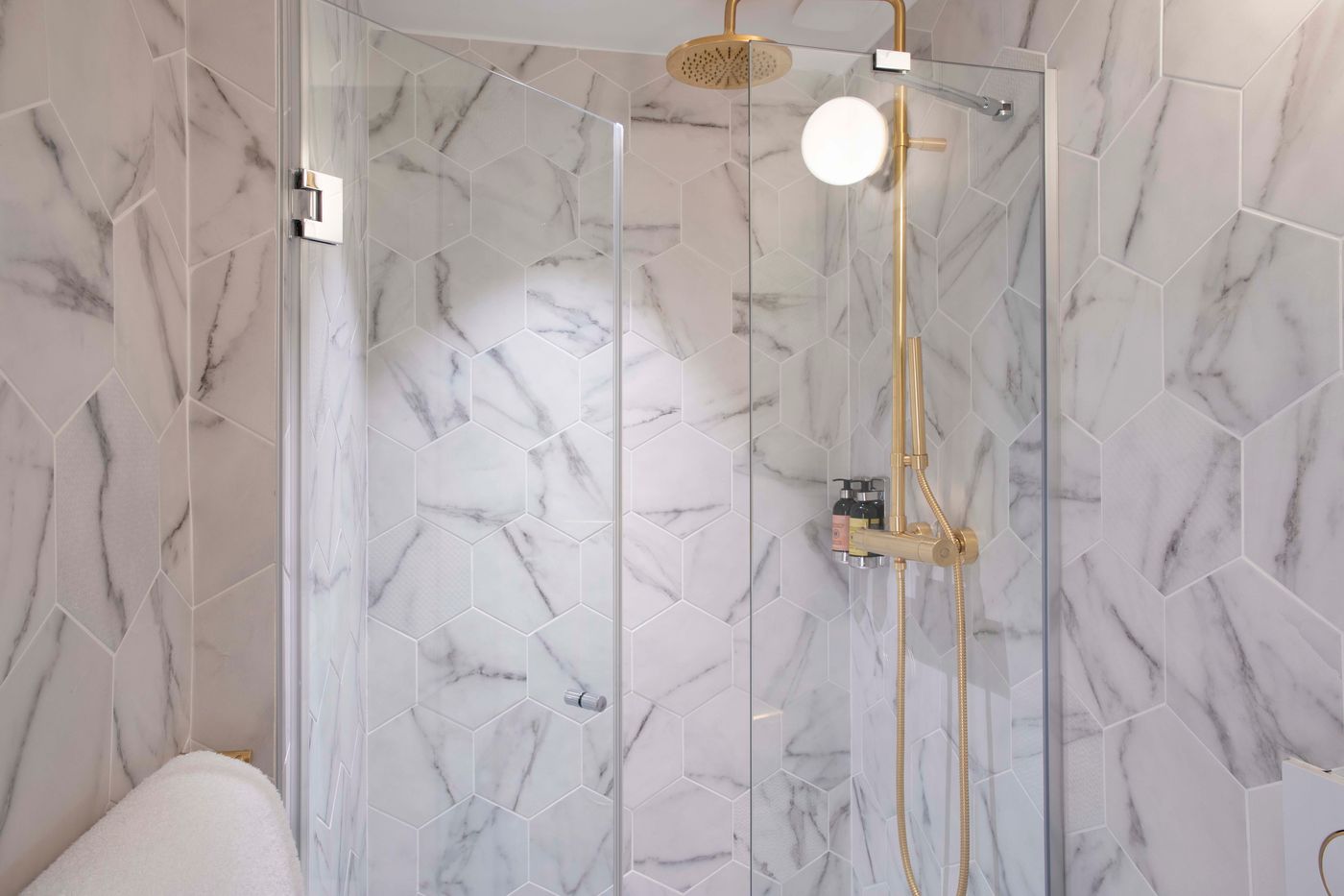 Maxim-Folies-Room-30